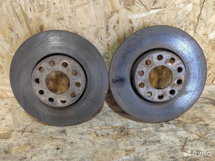 Передние тормозные диски вент Audi 100 C4