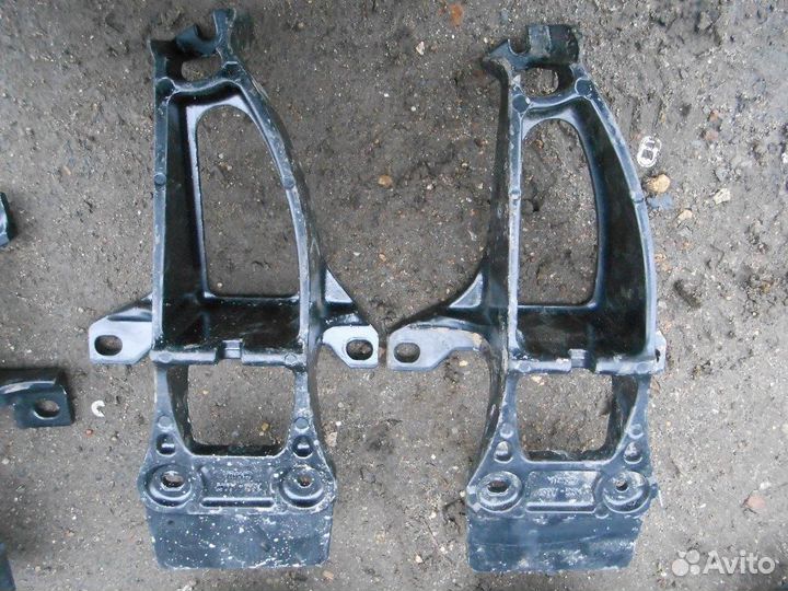 Range Rover L405 Sport L494 кронштейн задний правы