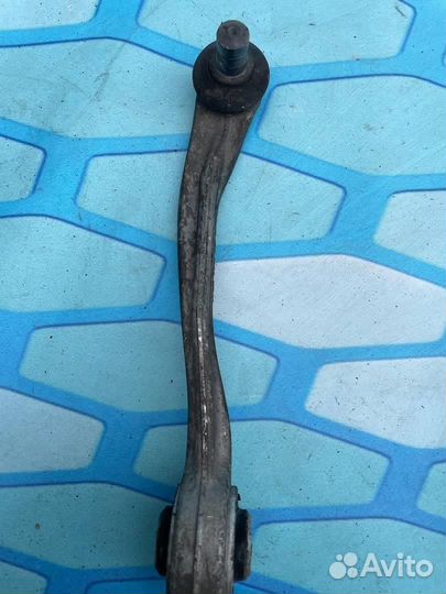 Рычаг передний верхний правый 8K0407510A