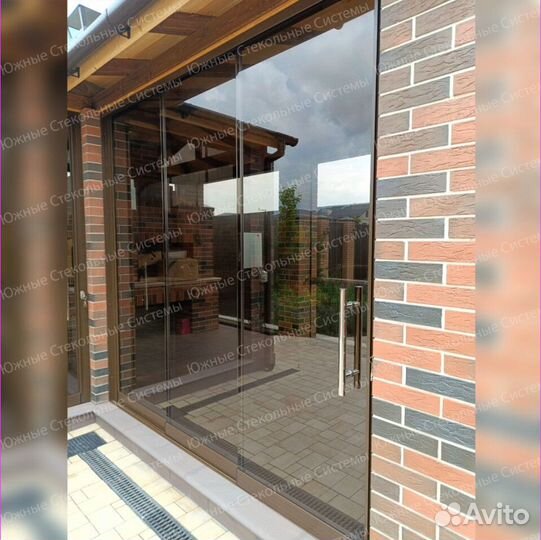 Безрамное остекление веранды, террасы, беседки