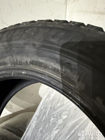 Bridgestone Blizzak Revo GZ 215/60 R16