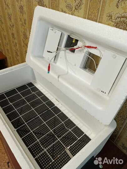 Инкубатор для яиц автоматический