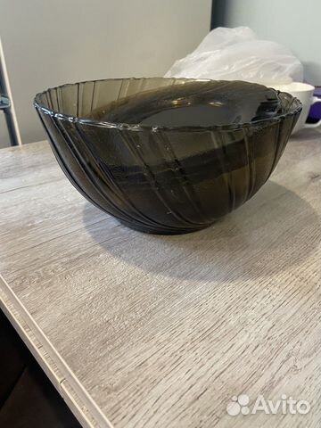 Посуда - 2 сковороды, салатник, тарелки