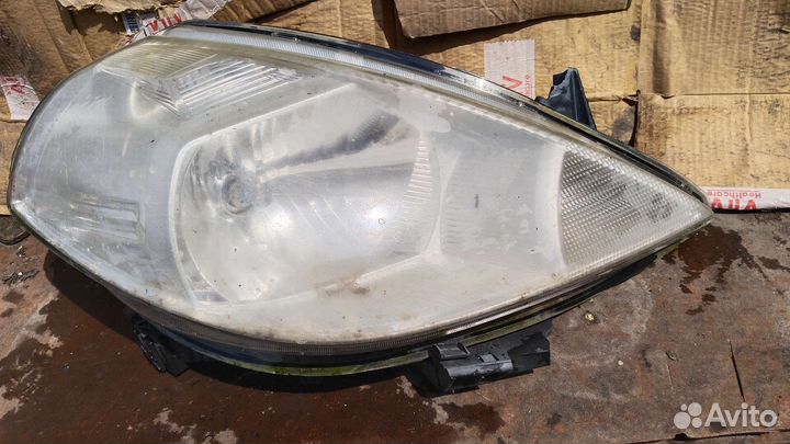 Фара правая nissan tiida