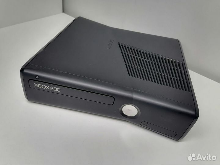 Прошита Xbox 360S+2джоя, 999игр