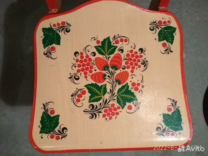 Детский стульчик. Хохломская роспись