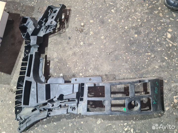Крепление бампера заднее левое Volvo Xc90 2