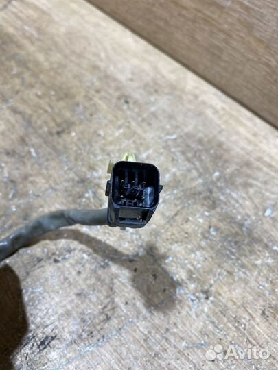 Замок передней правой двери Hyundai Getz ZD110