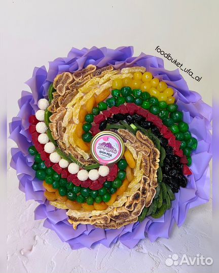 Букет из орехов и сухофруктов