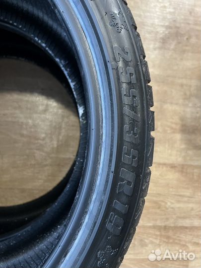 RoadX RX Frost WH01 225/40 R19 и 255/35 R19 96H