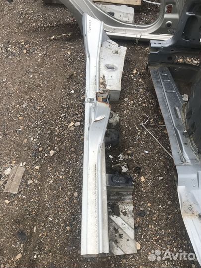 Порог правый Renault Logan (2005-2014)