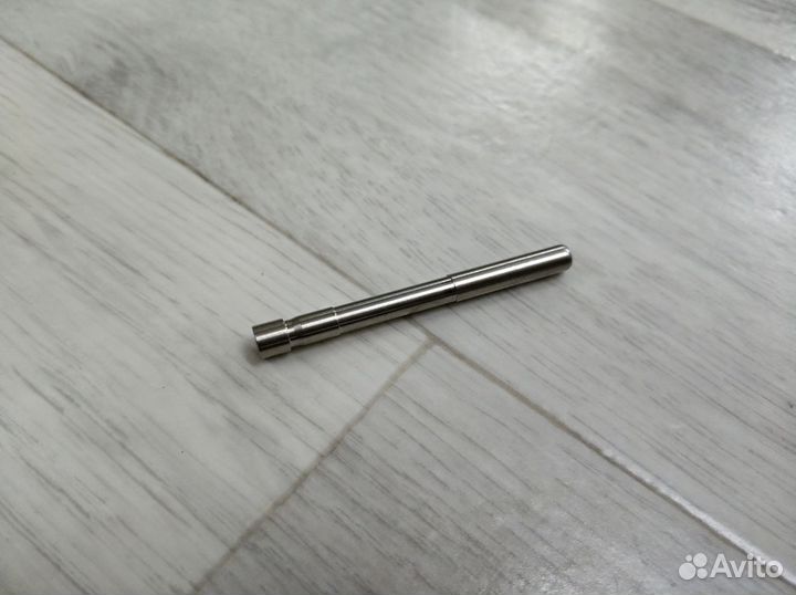 Ось для червячной шестерни турбины Hella