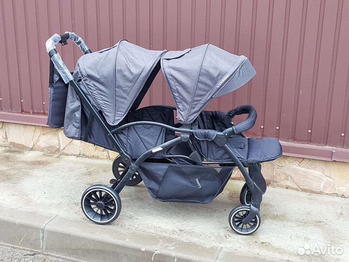 Коляска для двойни/ погодок (практичная)