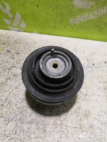 Опора двигателя Мерседес Бенз 210 Е-класс