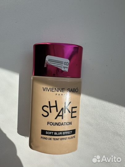 Viviene Sabo Shake foundation 01