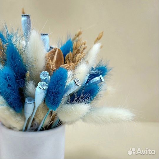 Букет из сухоцветов в кашпо