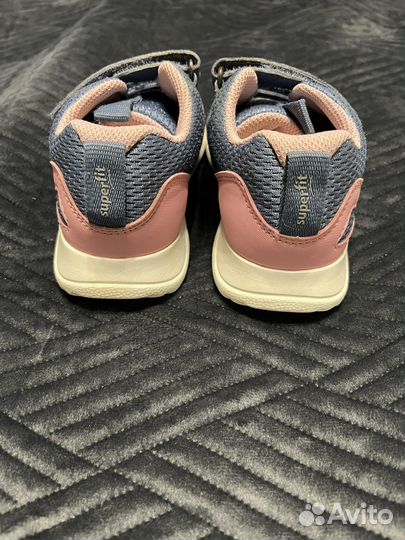 Кроссовки для девочки