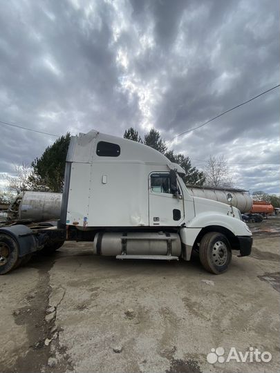 Freightliner Columbia, 2004