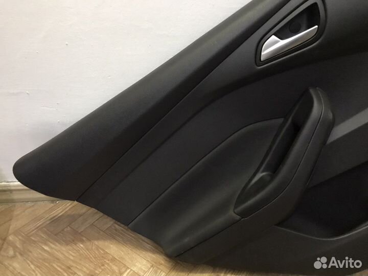 Обшивка двери задней Ford focus 3 универсал