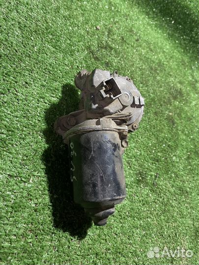 Моторчик дворника Toyota vista sv30