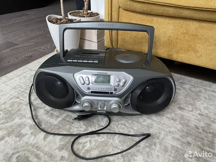 Магнитола бумбокс Samsung из 90-х