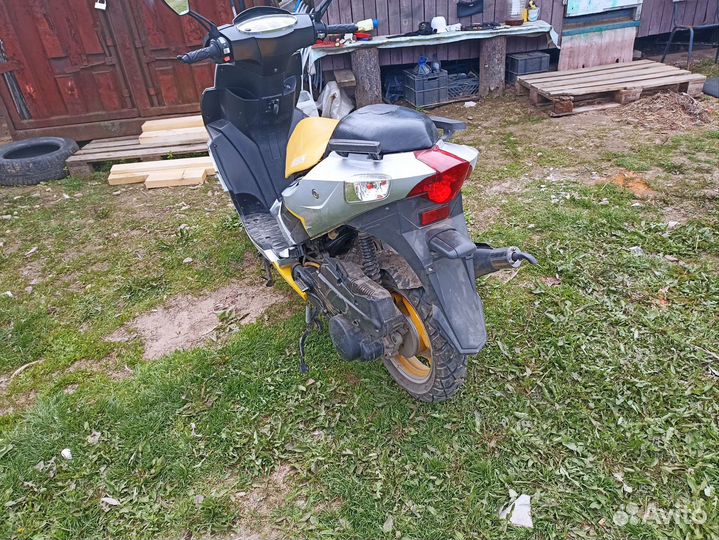 Скутер ирбис