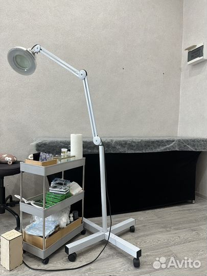 Кушетка,ресницы,лампа