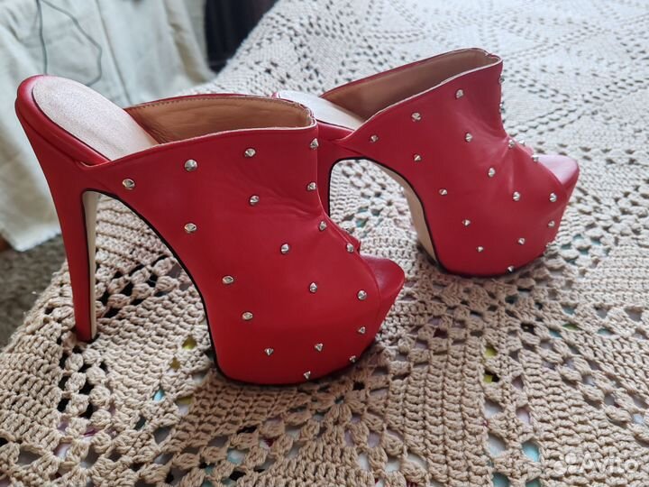 Босоножки женские