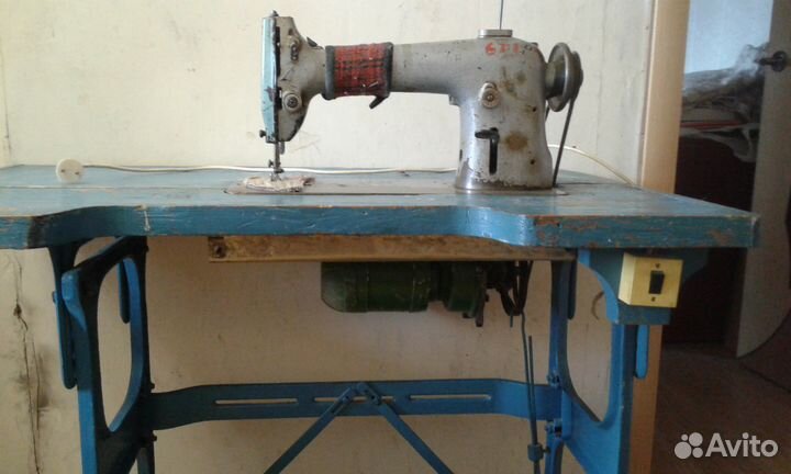 Промышленная швейная электро-машина рабочая