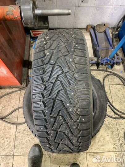 Pirelli Ice Zero 245/45 R19