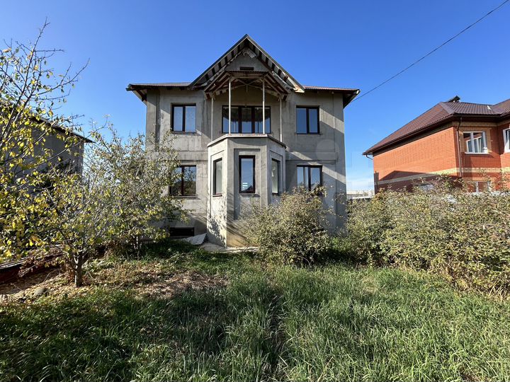 Дом 256 м² на участке 7,5 сот.