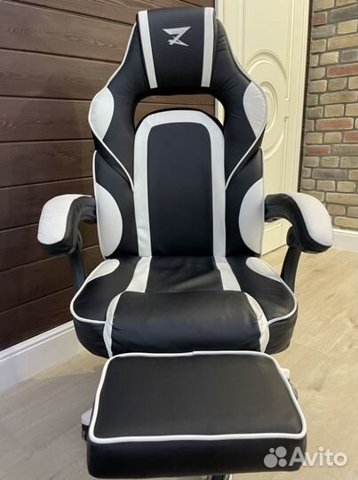 Игровое кресло zet gaming