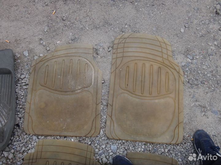 Коврики в салон универсальные