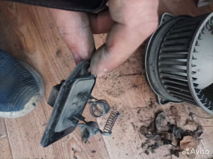 Резистор вентилятора печки Honda Civic eg5