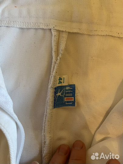 Набочник и костюм для фехтования