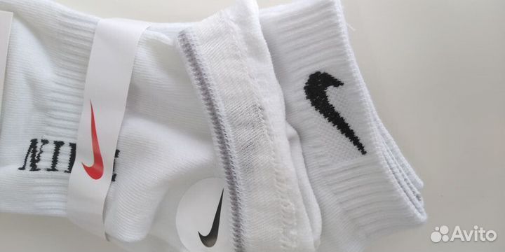 Белые носки