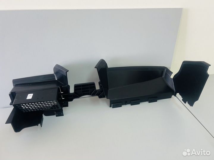 Дефлектор радиатора Renault Duster 2