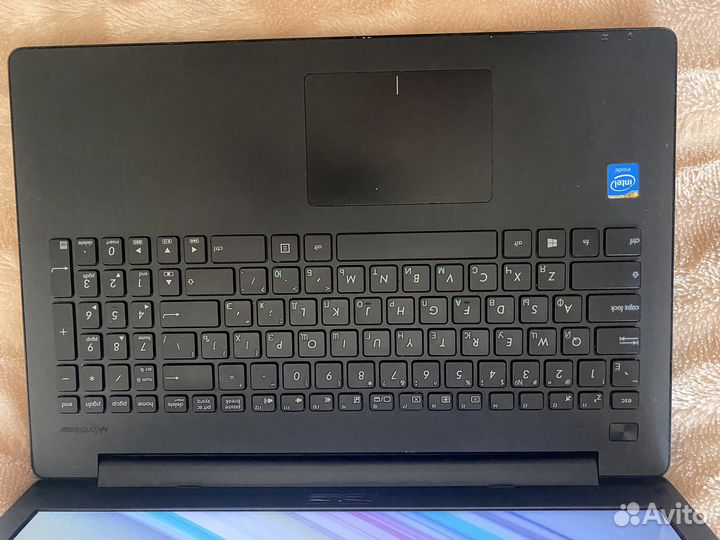 Ноутбук asus x553m
