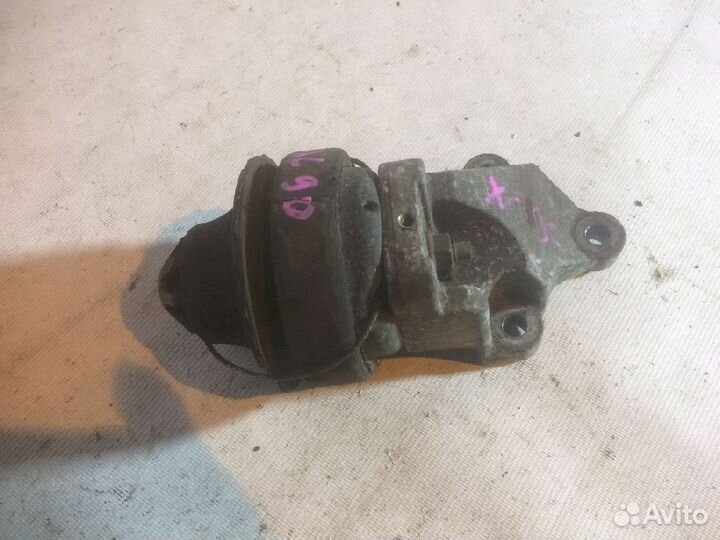 Опора двигателя (подушка двс) передняя 8683936 Vol