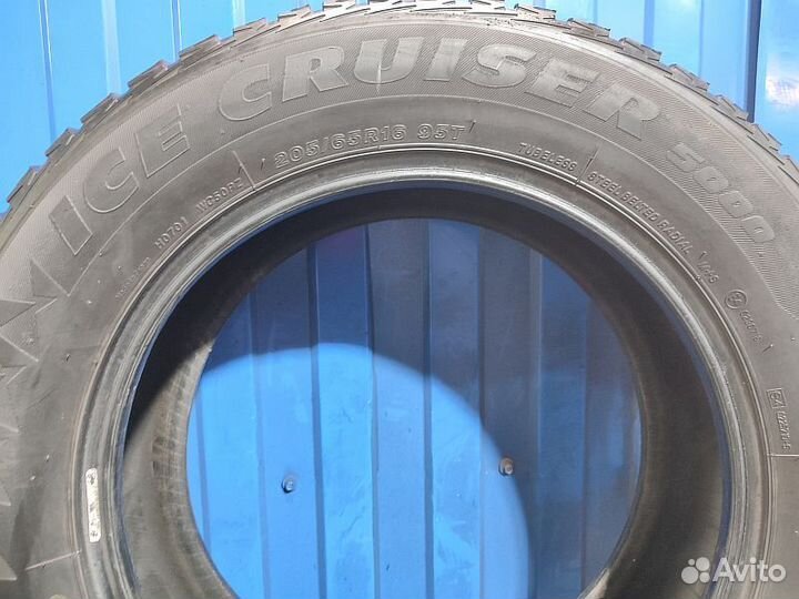 Bridgestone Ice Cruiser 5000 205/65 R16