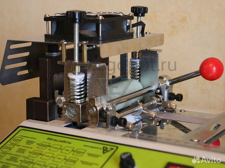 Машина для нарезки георгиевской ленты (стропы)