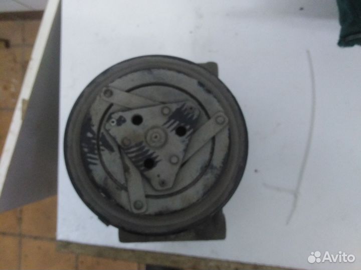 Компрессор кондиционера Nissan Primera p12 1.8 L