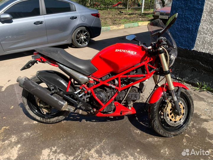 Ducati Monster 900