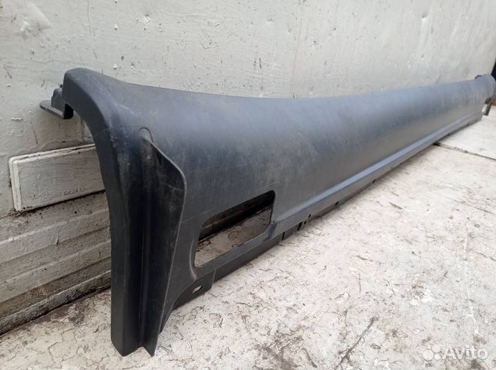 Накладка на правый порог