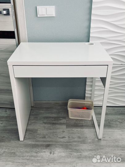 Компьютерный стол IKEA micke