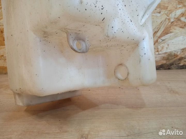 Бачок омывателя Mitsubishi Outlander CU 2.4 2006