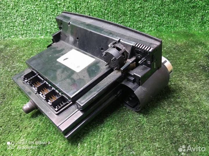 Блок управления печкой Volkswagen Touareg (2002-2