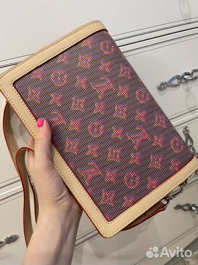 Сумка louis vuitton нюанс