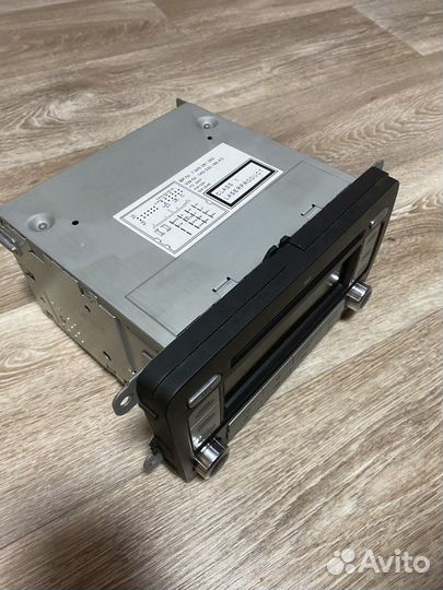 Штатная магнитола на volkswagen jetta 5