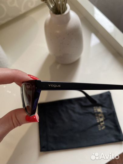 Солнцезащитные очки женские vogue